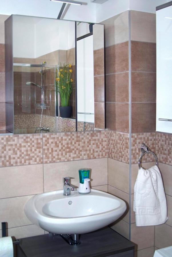 Victoria Apartman Kecskemét Buitenkant foto