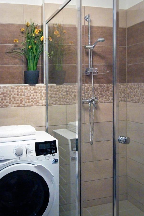 Victoria Apartman Kecskemét Buitenkant foto